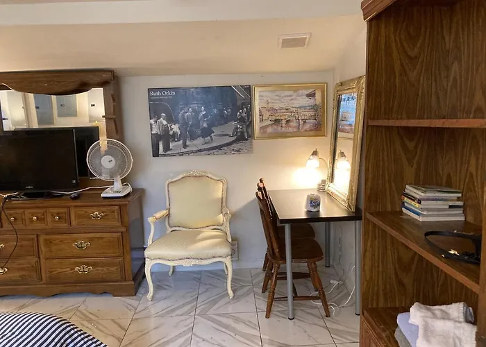 Guest house Highland Park *