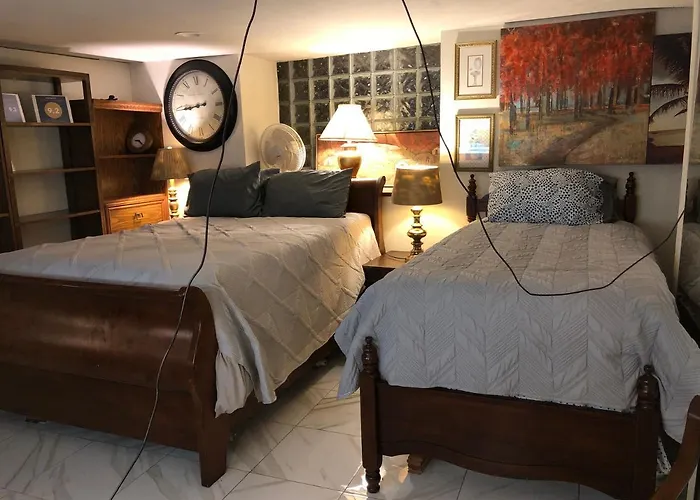 Guest house Highland Park *